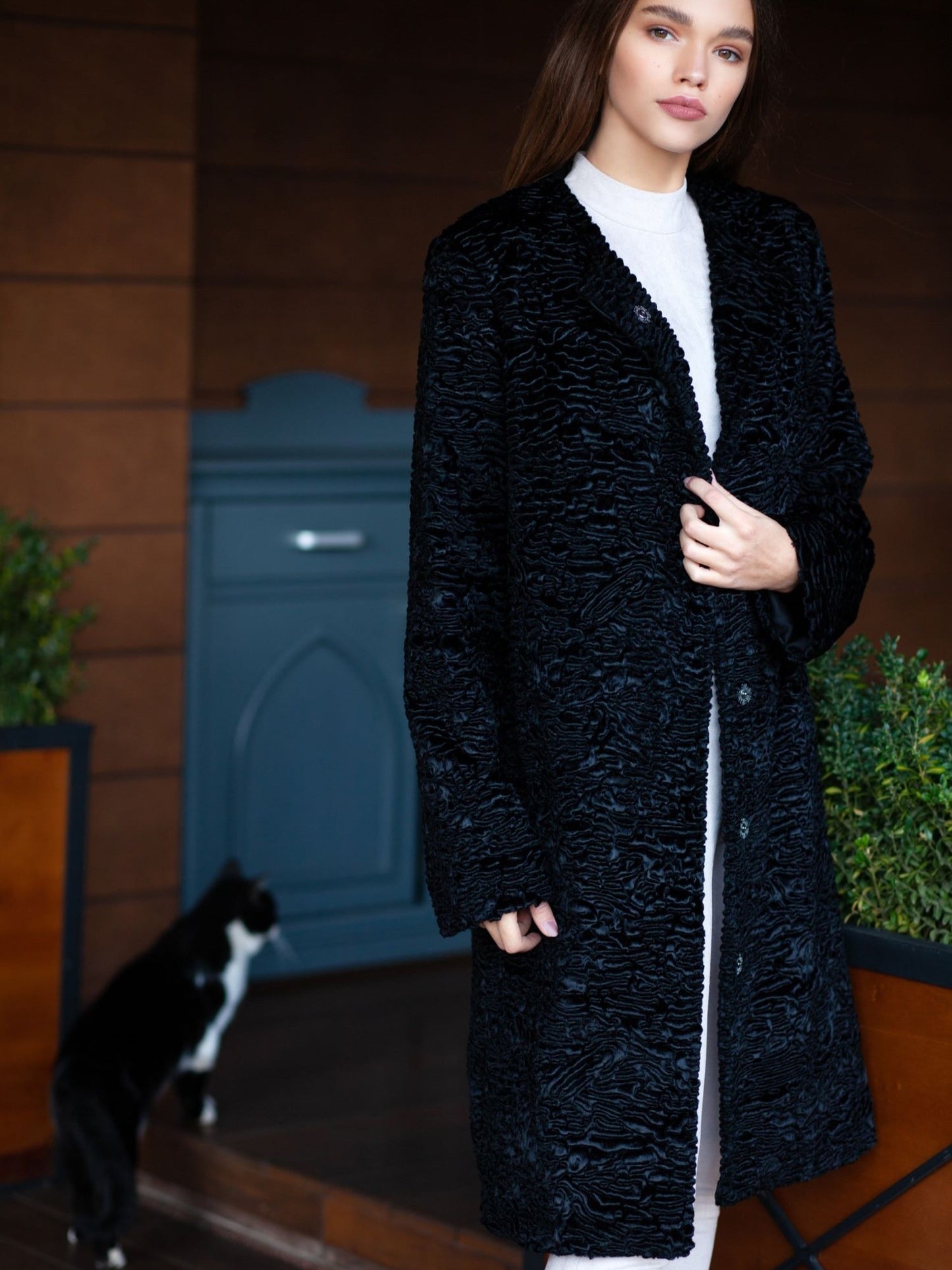 Faux fur women's coat