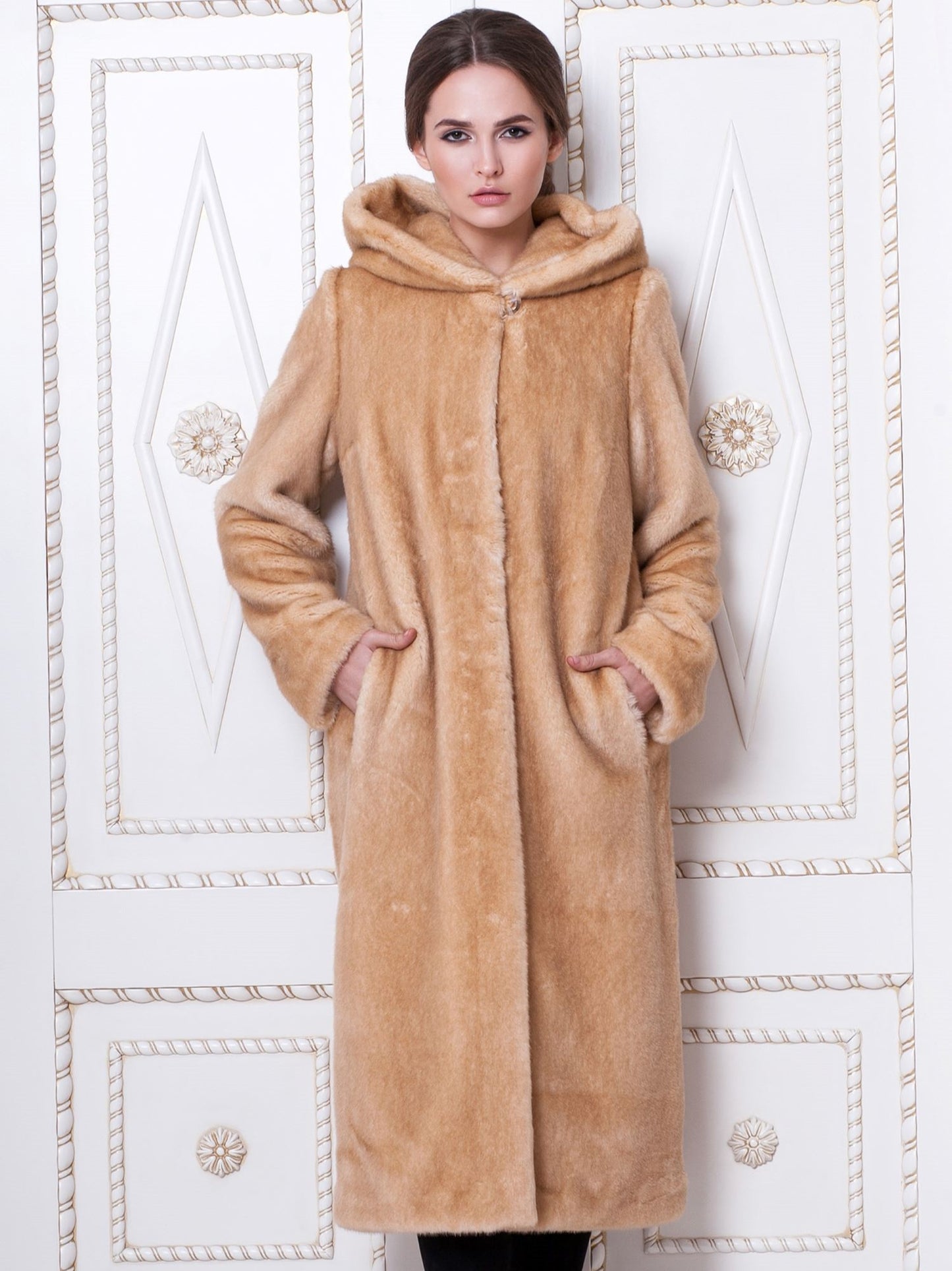 Faux fur women's coat